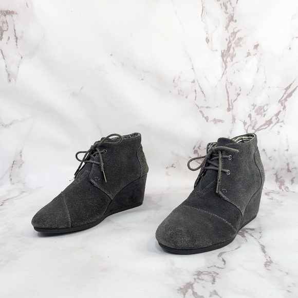 Toms Wedge Booties Size 9.5 Women Desert Suede Lace Up Gray Flannel Lined - Picture 4 of 10